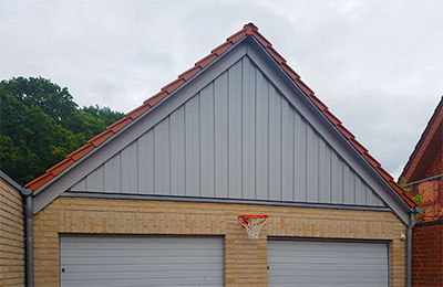 Fassadenverkleidung einer Garage