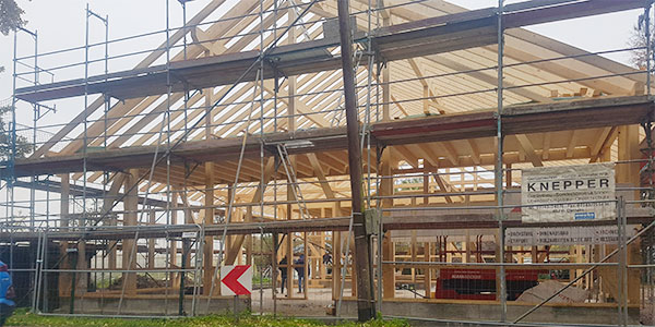 Hallenbau einer Holzständerhalle