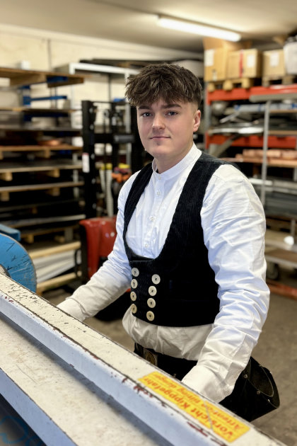 Niklas Weichert, Dachdecker